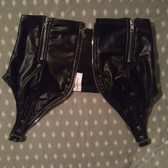 Vest - Picture 2 of 2